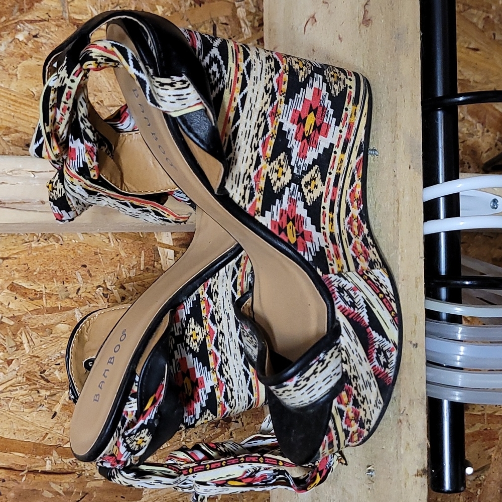 BAMBOO Sandals - Picture 3 of 5
